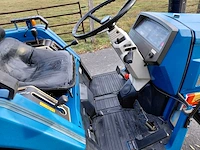 Iseki tu200 vierwielaangedreven minitractor met maaidek - afbeelding 12 van  16