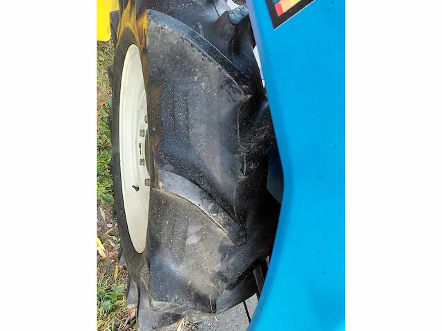 Iseki tu200 vierwielaangedreven minitractor met maaidek - afbeelding 16 van  16