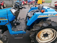 Iseki tu217f vierwielaangedreven minitractor - afbeelding 9 van  13