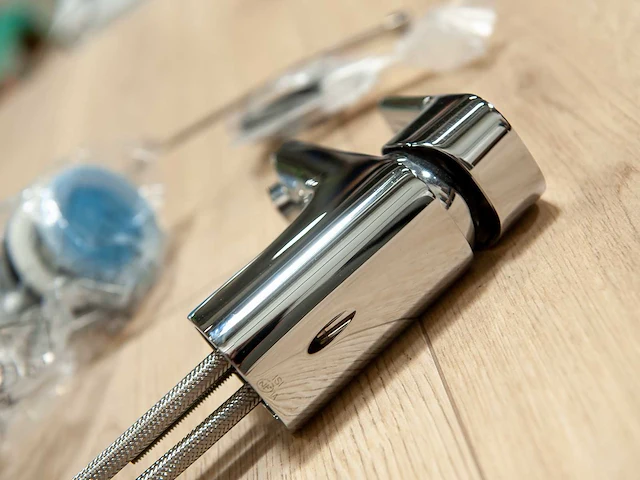 Isideal - lavabo kraan - afbeelding 3 van  9