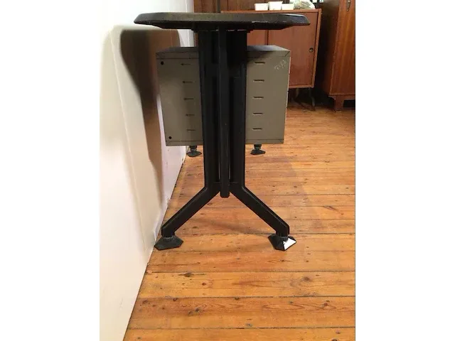 Italiaans design bureel - afbeelding 3 van  9