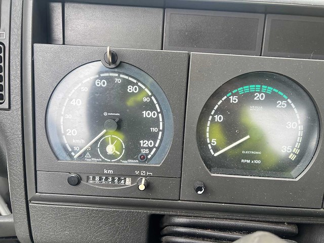 Iveco - 2000 - 80e15/75takelwagen - vrachtwagen - afbeelding 11 van  25