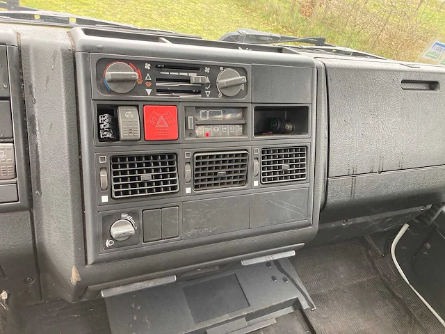Iveco - 2000 - eurocargo - vrachtwagen - afbeelding 3 van  17