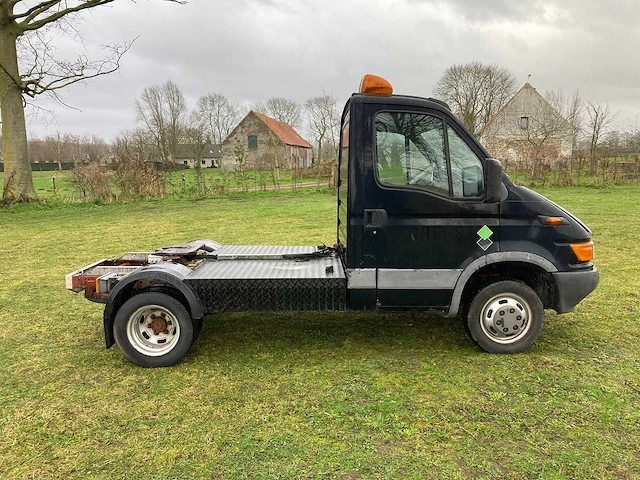 Iveco - 2003 - daily - vrachtwagen - afbeelding 13 van  15