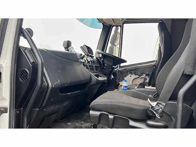 Iveco - 2016 - 180e25 - vrachtwagen - afbeelding 2 van  15