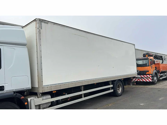 Iveco - 2016 - 180e25 - vrachtwagen - afbeelding 12 van  15
