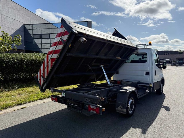 Iveco - 2018 - 35s14n - 3-kant kipper - personenauto - afbeelding 6 van  41