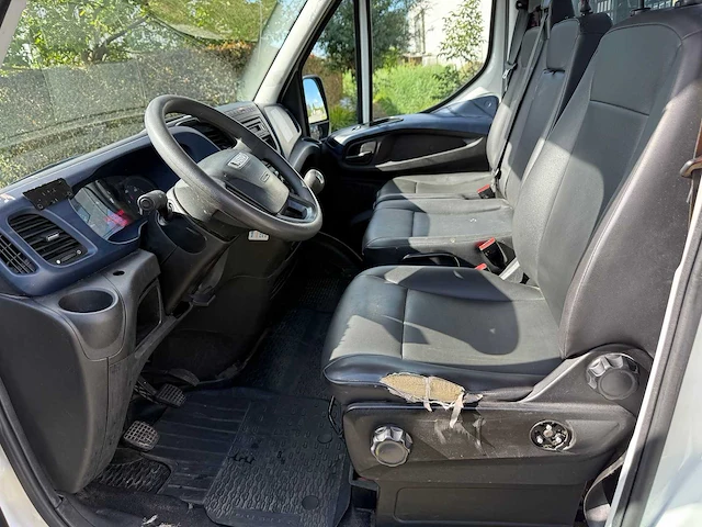 Iveco - 2018 - 35s14n - 3-kant kipper - personenauto - afbeelding 18 van  41