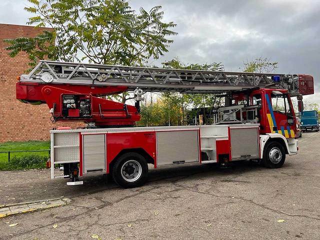 Iveco - eurofire - fire fighting trucks - afbeelding 10 van  64