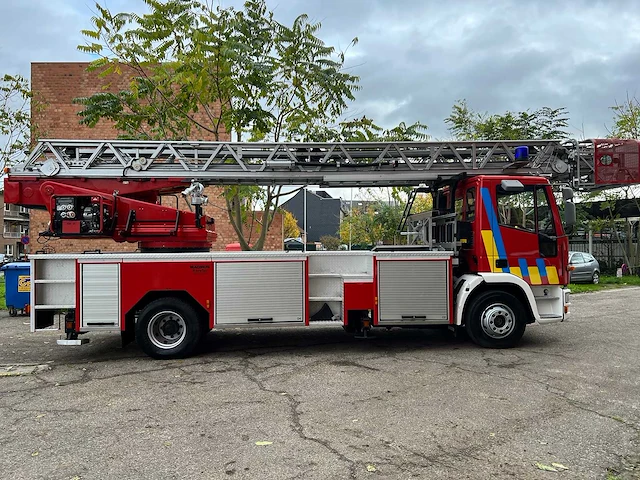 Iveco - eurofire - fire fighting trucks - afbeelding 11 van  64