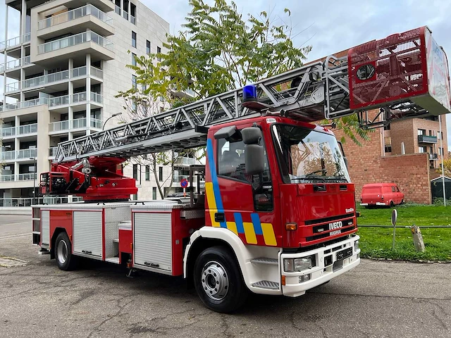 Iveco - eurofire - fire fighting trucks - afbeelding 14 van  64