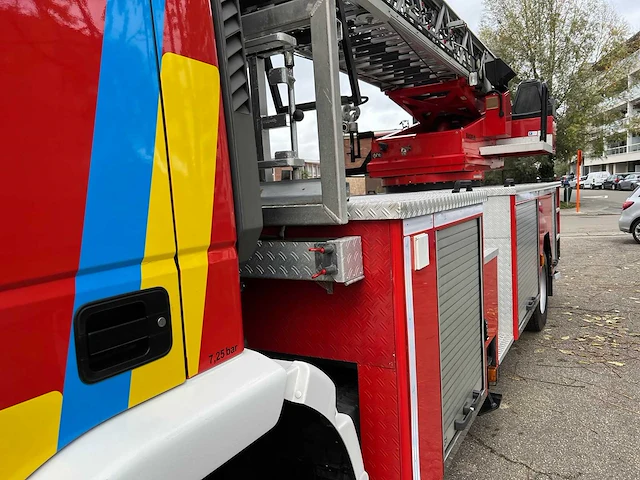Iveco - eurofire - fire fighting trucks - afbeelding 31 van  64
