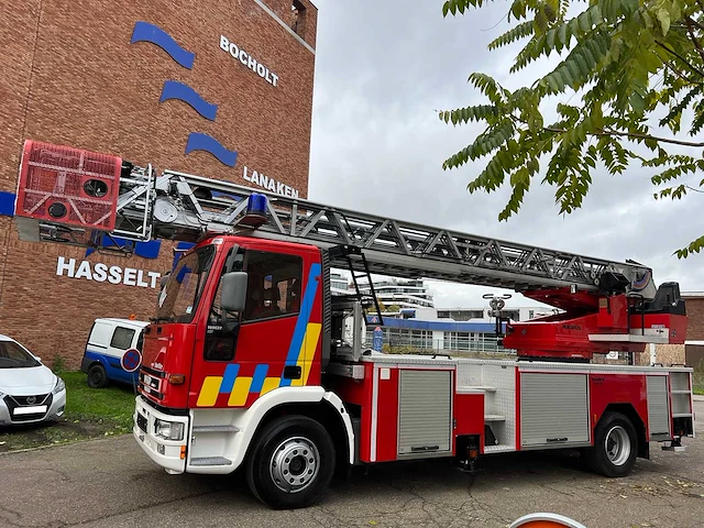 Iveco - eurofire - fire fighting trucks - afbeelding 36 van  64