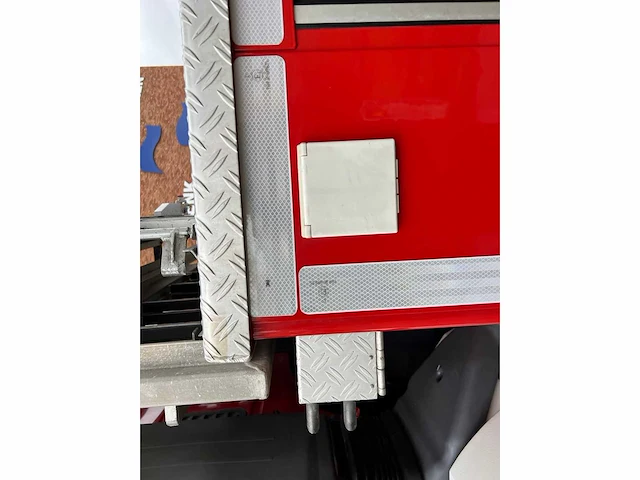 Iveco - eurofire - fire fighting trucks - afbeelding 37 van  64