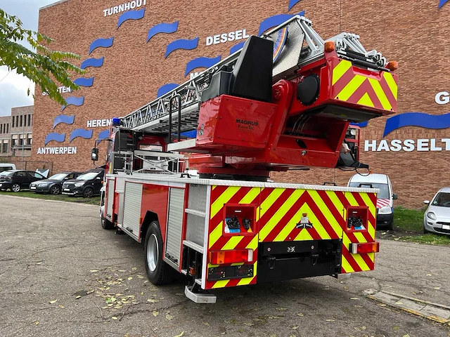 Iveco - eurofire - fire fighting trucks - afbeelding 34 van  64