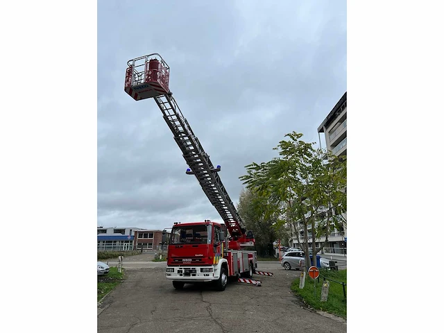Iveco - eurofire - fire fighting trucks - afbeelding 61 van  64