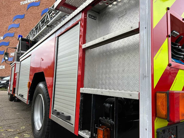 Iveco - eurofire - fire fighting trucks - afbeelding 62 van  64