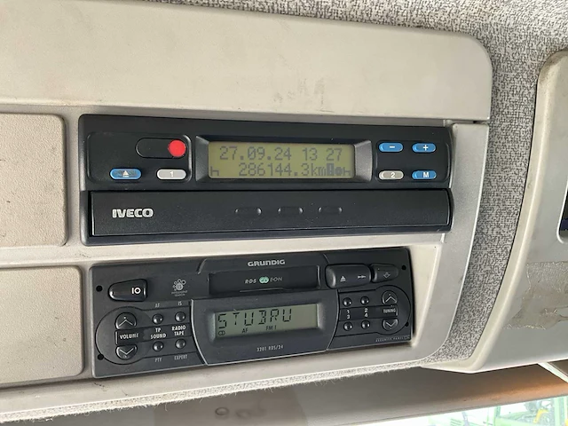 Iveco 120e18 vrachtwagen - afbeelding 6 van  31