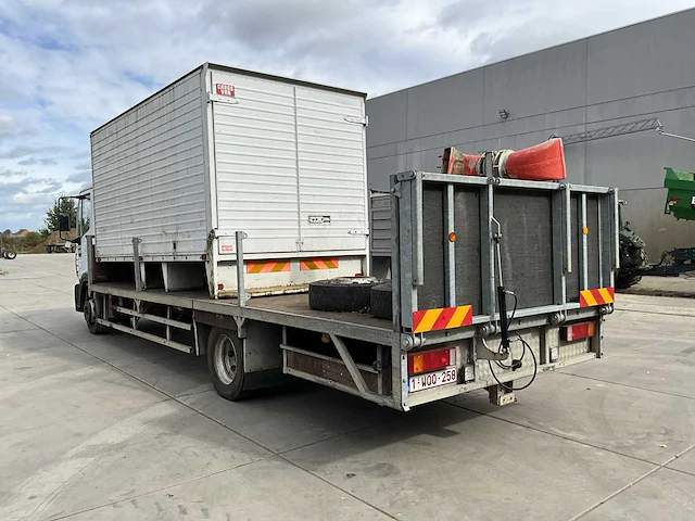 Iveco 120e18 vrachtwagen - afbeelding 28 van  31