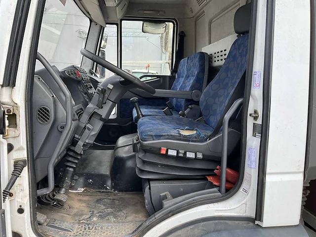 Iveco 120e18 vrachtwagen - afbeelding 30 van  31