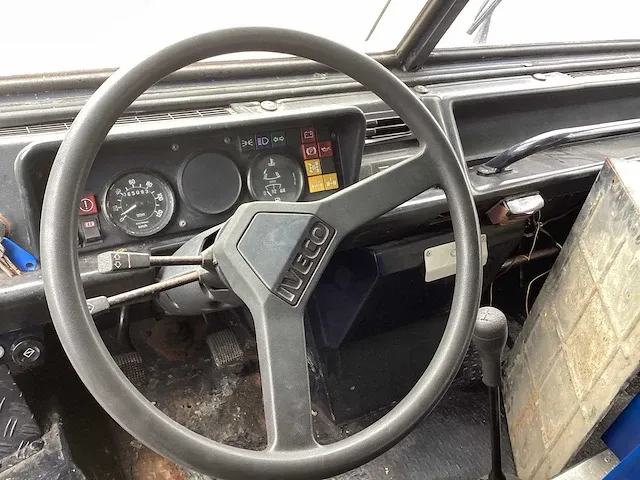 Iveco 40.10.1wm legervoertuig - afbeelding 17 van  19