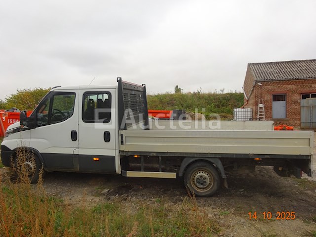 Iveco bestelwagen met dubbele cabine - afbeelding 1 van  23