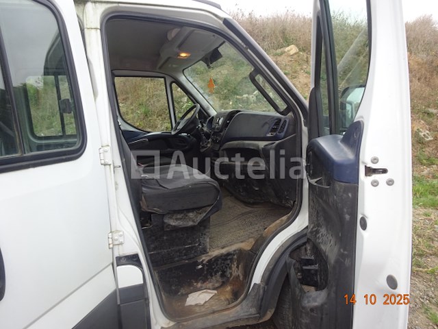 Iveco bestelwagen met dubbele cabine - afbeelding 20 van  23