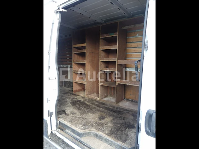 Iveco dagelijkse bestelwagen (2016-134.234 km) - afbeelding 14 van  41