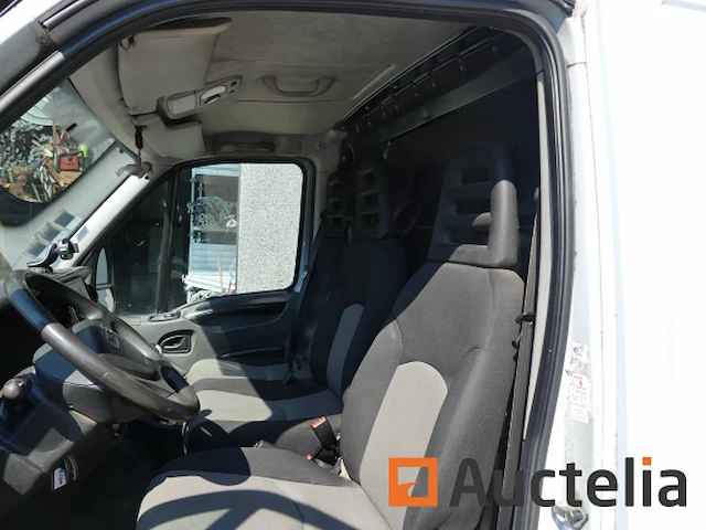 Iveco daily bestelwagen (2010-127.412 km) - afbeelding 35 van  38