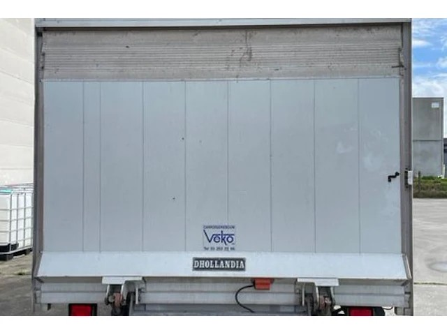 Iveco lichte vracht met laadbrug - afbeelding 4 van  26