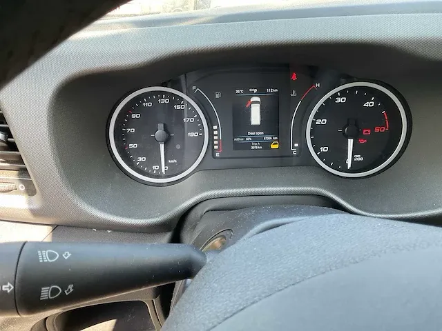 Iveco lichte vrachtwagen - afbeelding 2 van  11