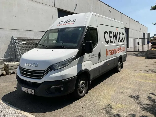 Iveco lichte vrachtwagen - afbeelding 1 van  11