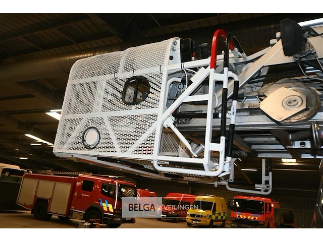 Iveco magirus ladderwagen - afbeelding 9 van  35