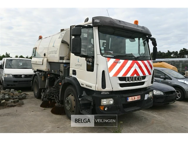 Iveco veegwagen/vrachtwagen - afbeelding 1 van  23