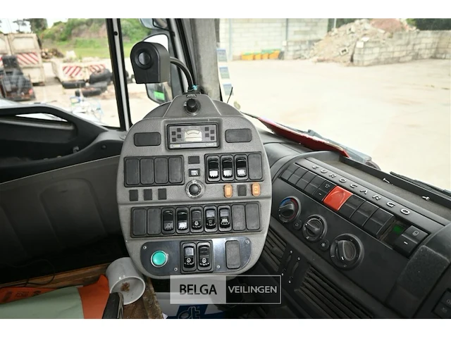 Iveco veegwagen/vrachtwagen - afbeelding 17 van  23