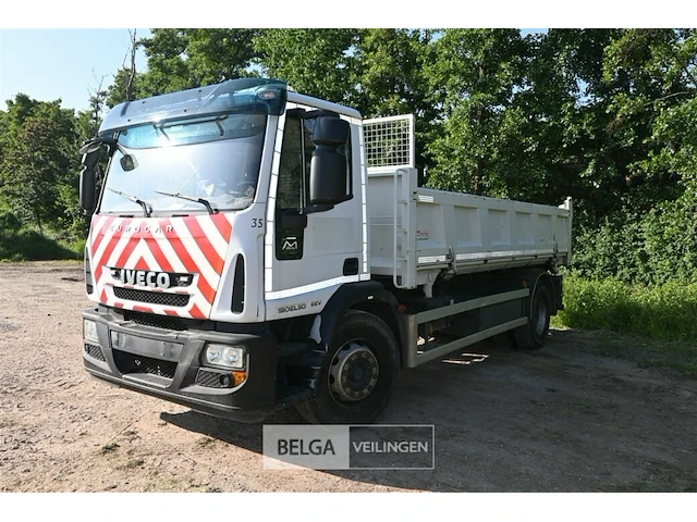 Iveco vrachtwagen met 3-zijdige kipper - afbeelding 1 van  26