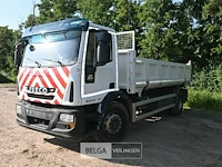 Iveco vrachtwagen met 3-zijdige kipper