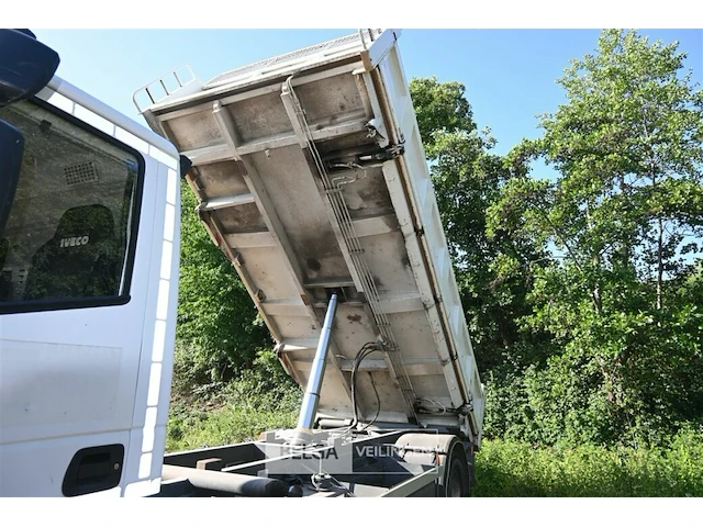 Iveco vrachtwagen met 3-zijdige kipper - afbeelding 22 van  26