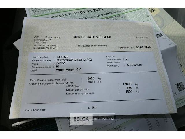 Iveco vrachtwagen met laadklep - afbeelding 13 van  28