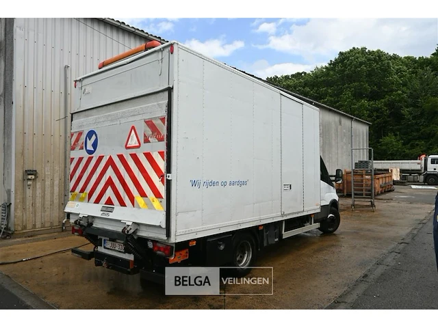Iveco vrachtwagen met laadklep - afbeelding 22 van  28