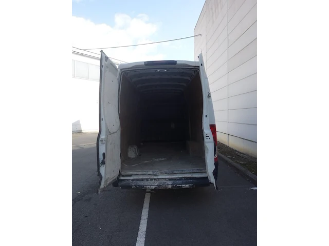 Iveco - afbeelding 12 van  15