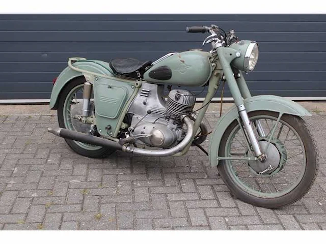Izj - oldtimer - motorfiets - afbeelding 1 van  7