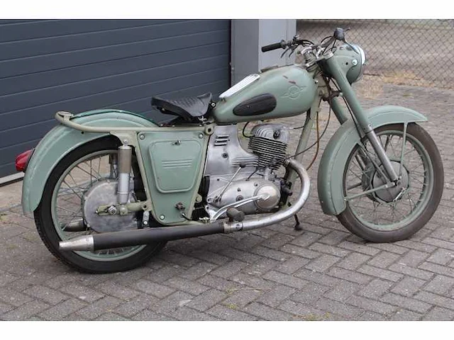 Izj - oldtimer - motorfiets - afbeelding 2 van  7