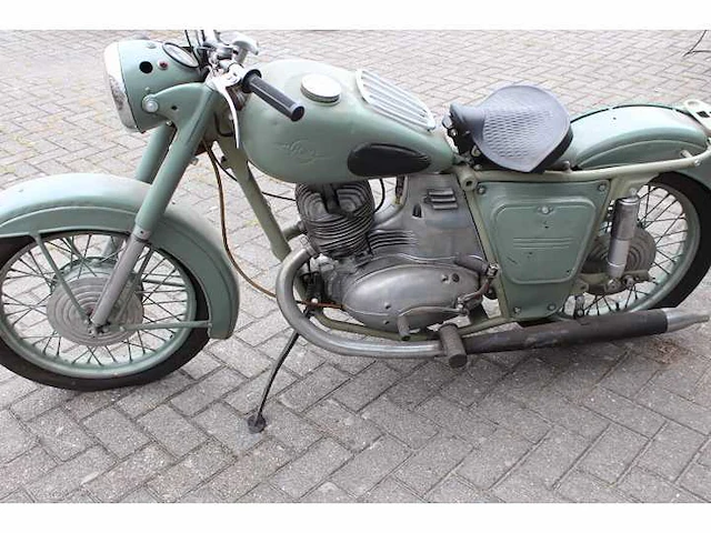 Izj - oldtimer - motorfiets - afbeelding 3 van  7