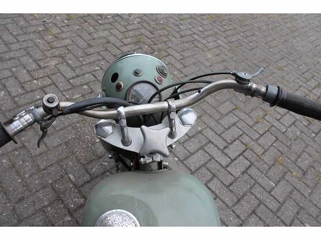 Izj - oldtimer - motorfiets - afbeelding 4 van  7