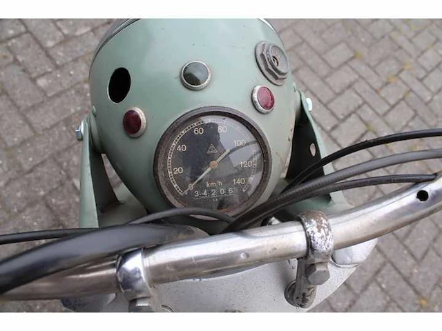 Izj - oldtimer - motorfiets - afbeelding 5 van  7