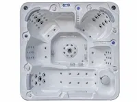 Jacuzzi - afbeelding 1 van  7