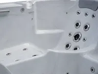 Jacuzzi - afbeelding 6 van  7