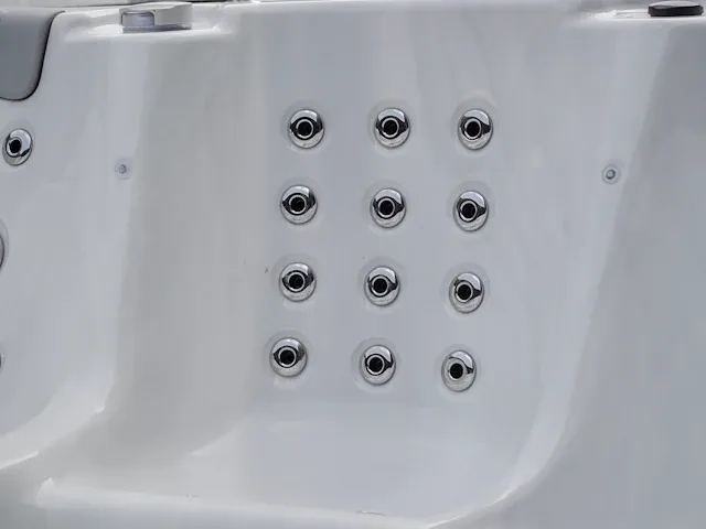 Jacuzzi - afbeelding 7 van  7