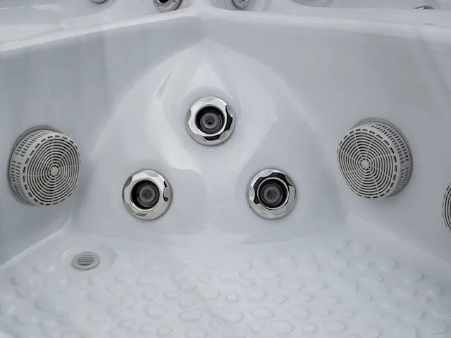 Jacuzzi - afbeelding 6 van  12